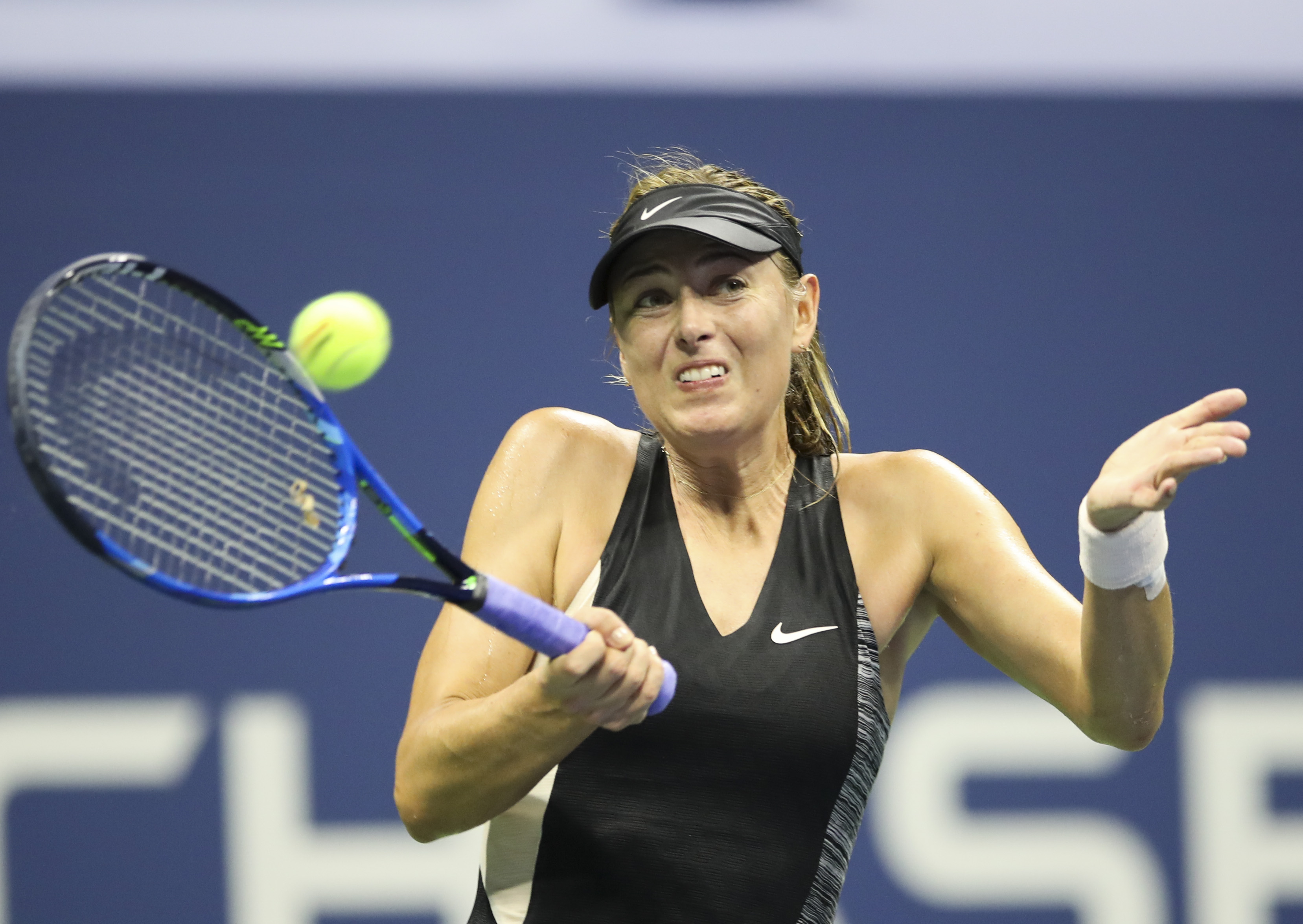 九游游戏盒下载包含莎拉波娃爆冷击败DWG，回归赛场引爆全场！的词条